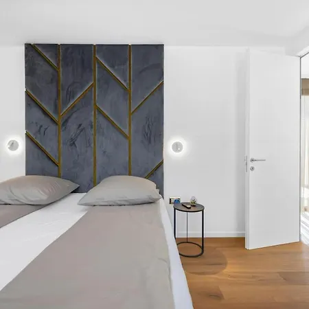 Willa Okrug 4 Bedrooms